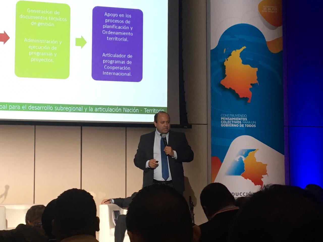 En el marco de encuentro nacional con alcaldes electos, la Asociación de Municipios fue invitada a exponer su experiencia en asociatividad territorial
