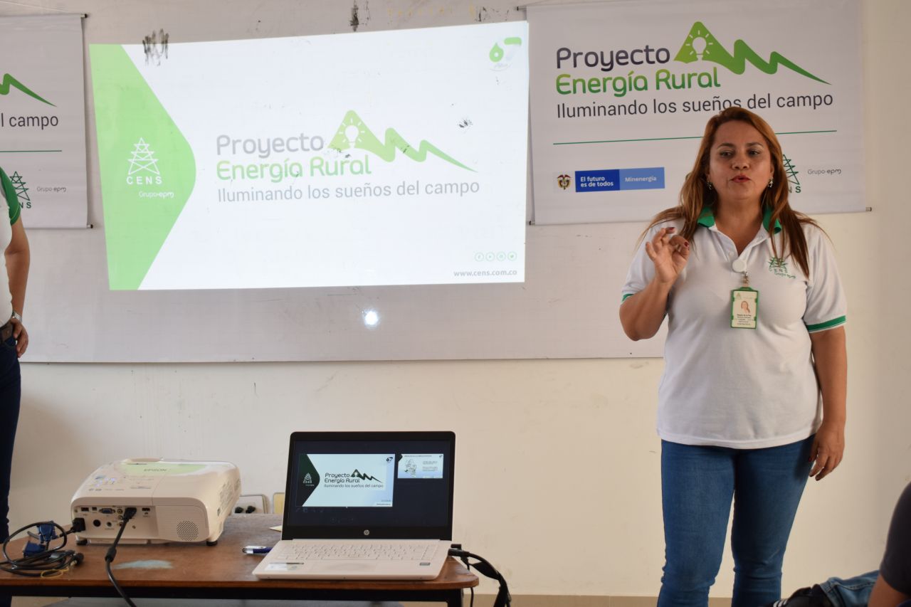 Cerrando brechas en electrificación rural para  La Esperanza