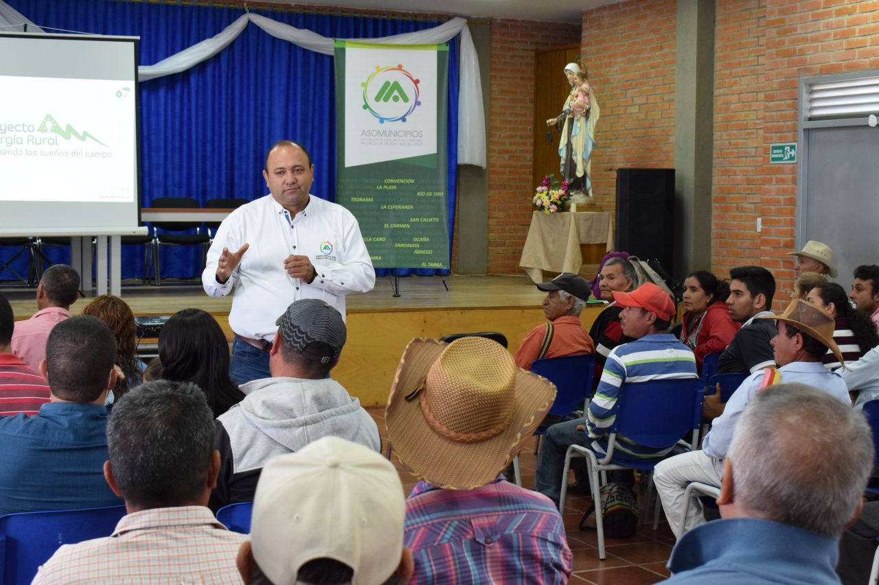 Cerrando brechas de electrificación rural en el municipio de Abrego