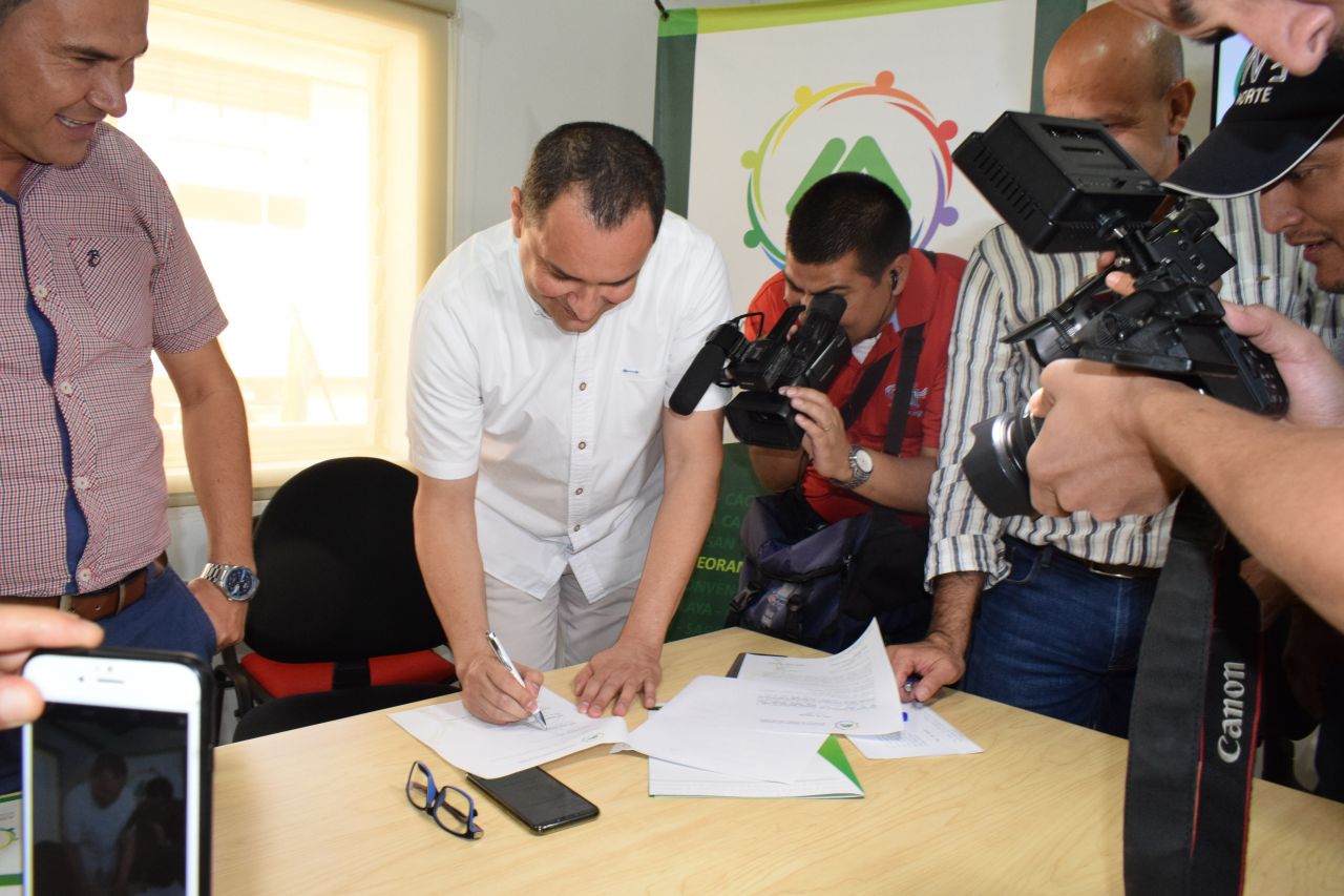 El abogado Edgar Andrés Pallares Díaz, nuevo director ejecutivo de Asomunicipios