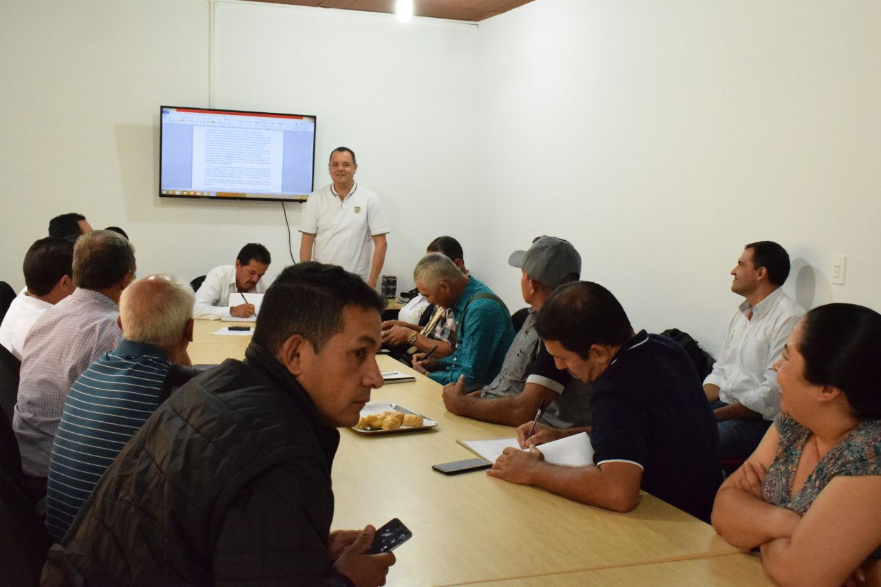 El nuevo Director Ejecutivo de Asomunicipios, se comprometió a seguir trabajando para fortalecer la asociatividad de los territorios