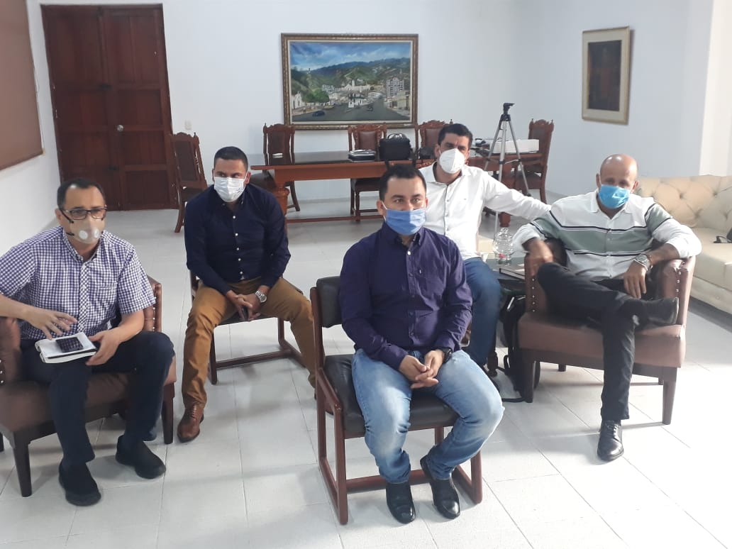 Alcaldes se reúnen para tomar decisiones importantes sobre la región